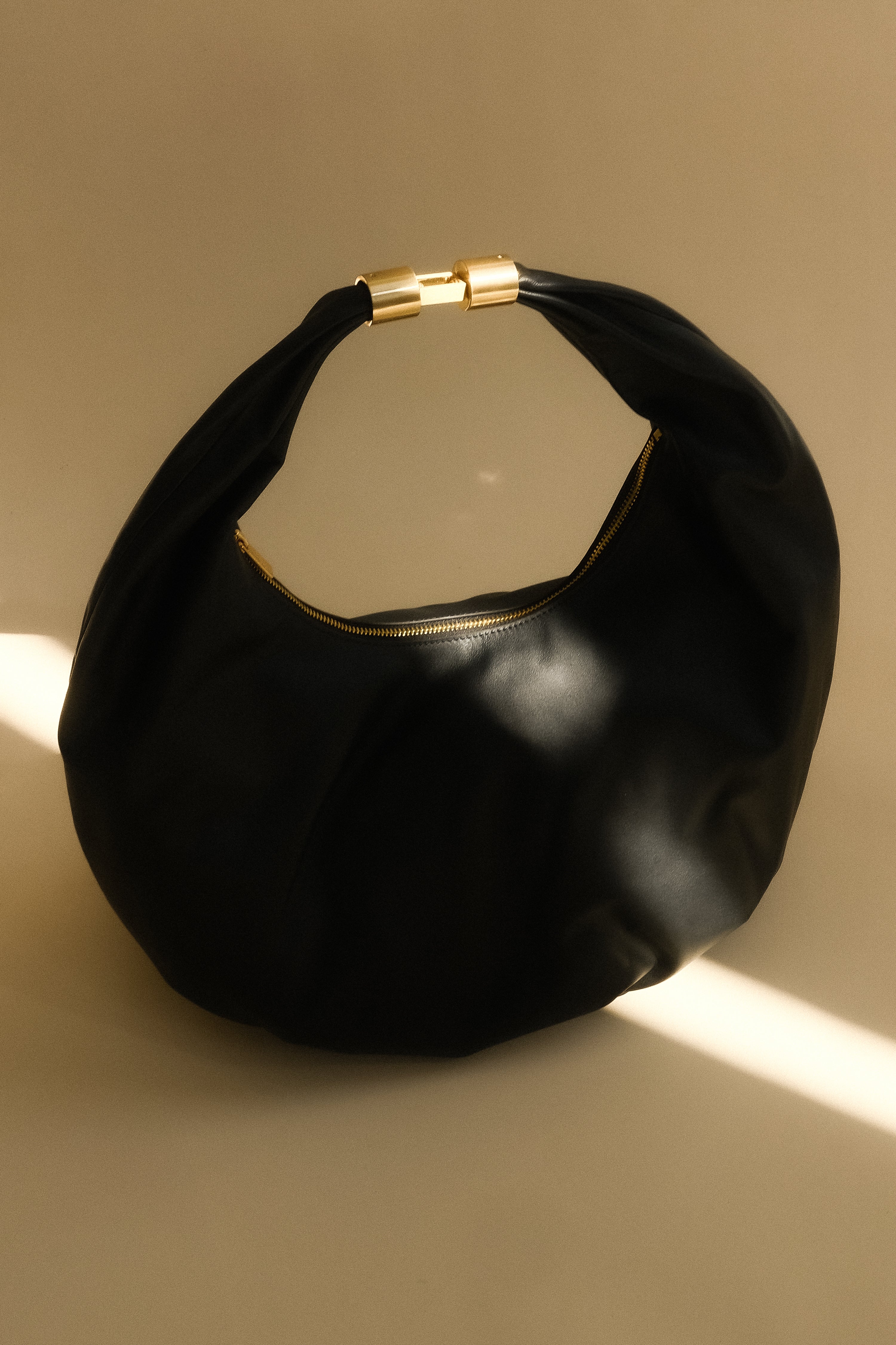 Bristol Croissant Leather Shoulder Bag - Black - Image 2