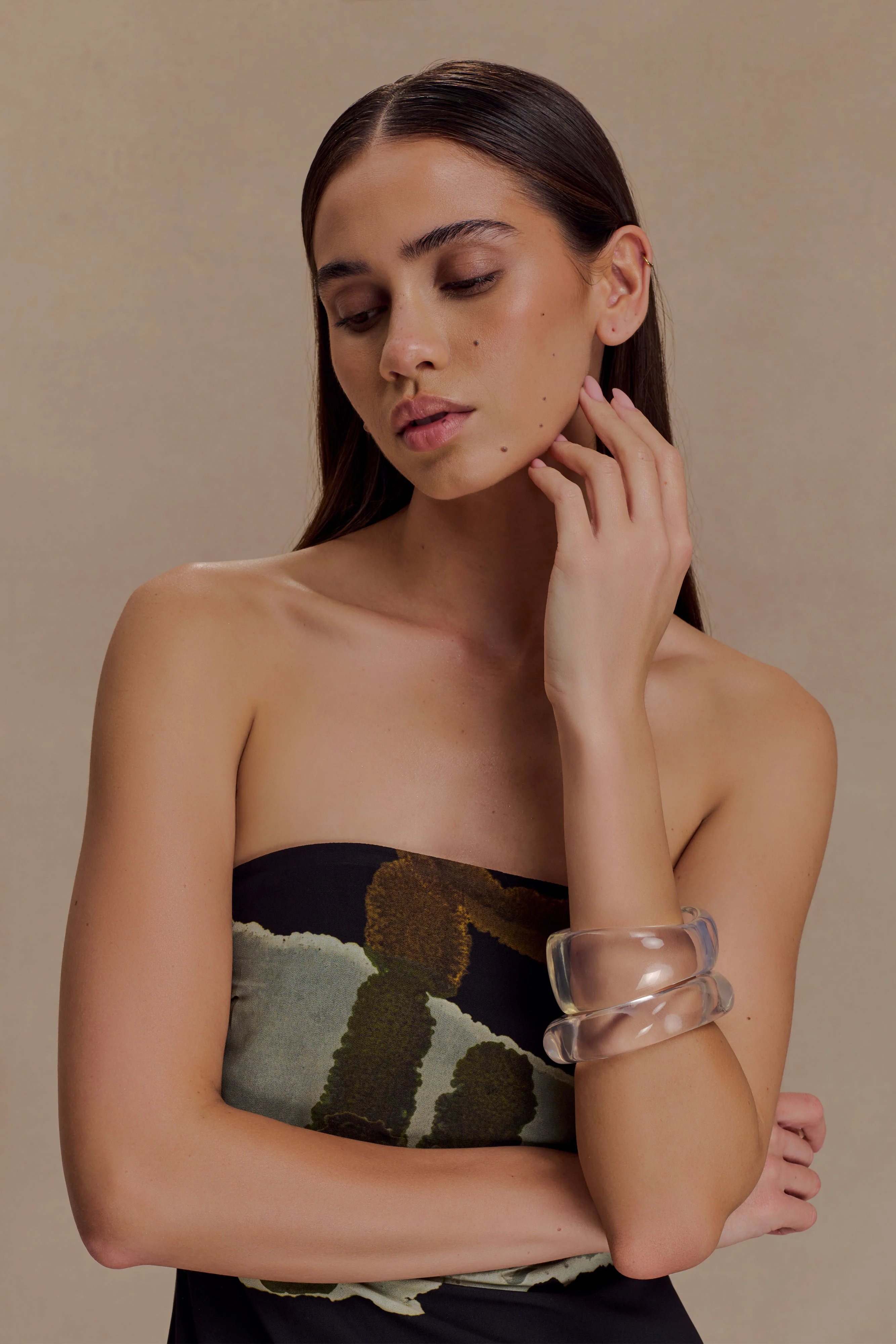 Marah Resin Bangle Set - Clear - Image 4