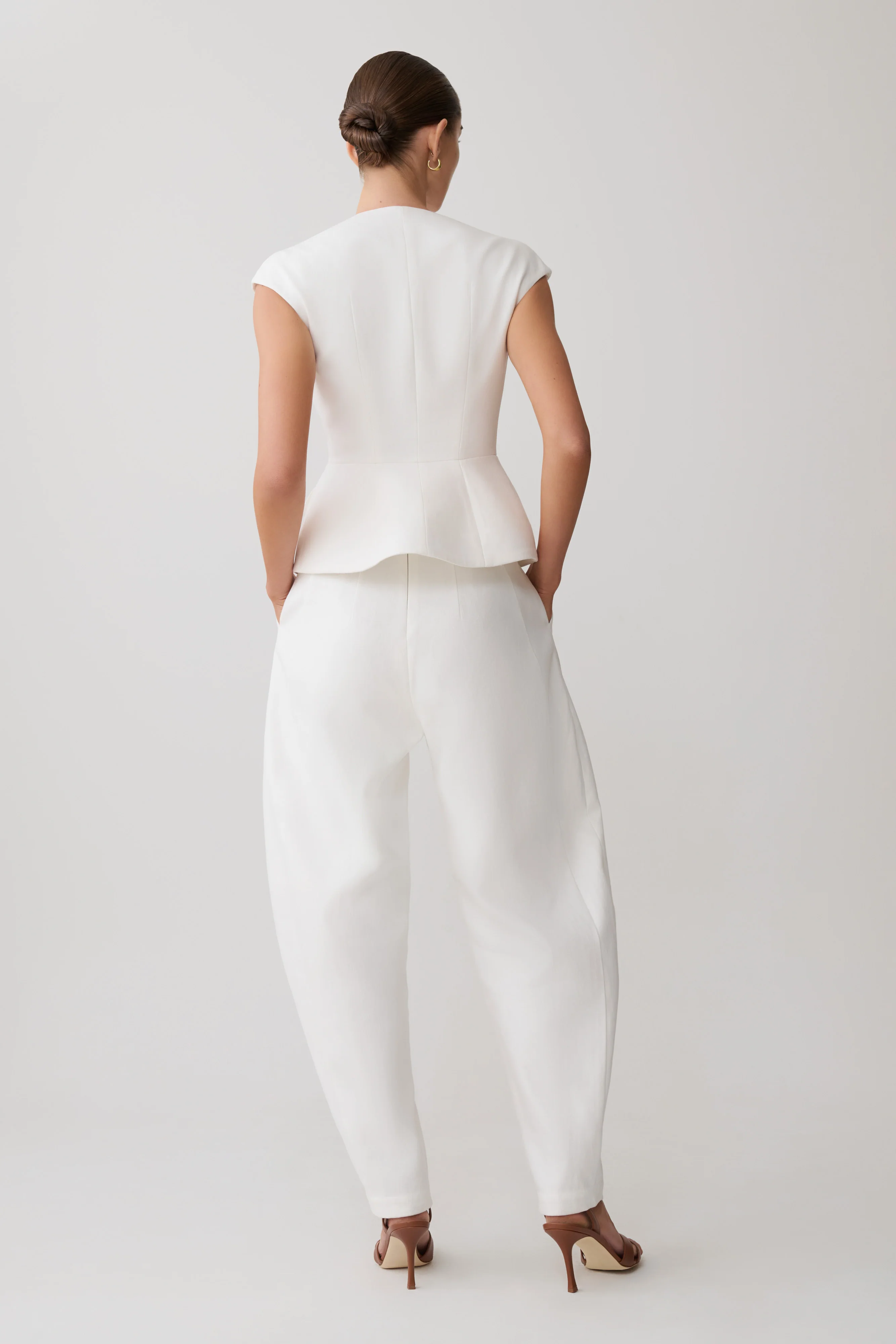 Oriana Linen Oversize Pants - White - Image 3