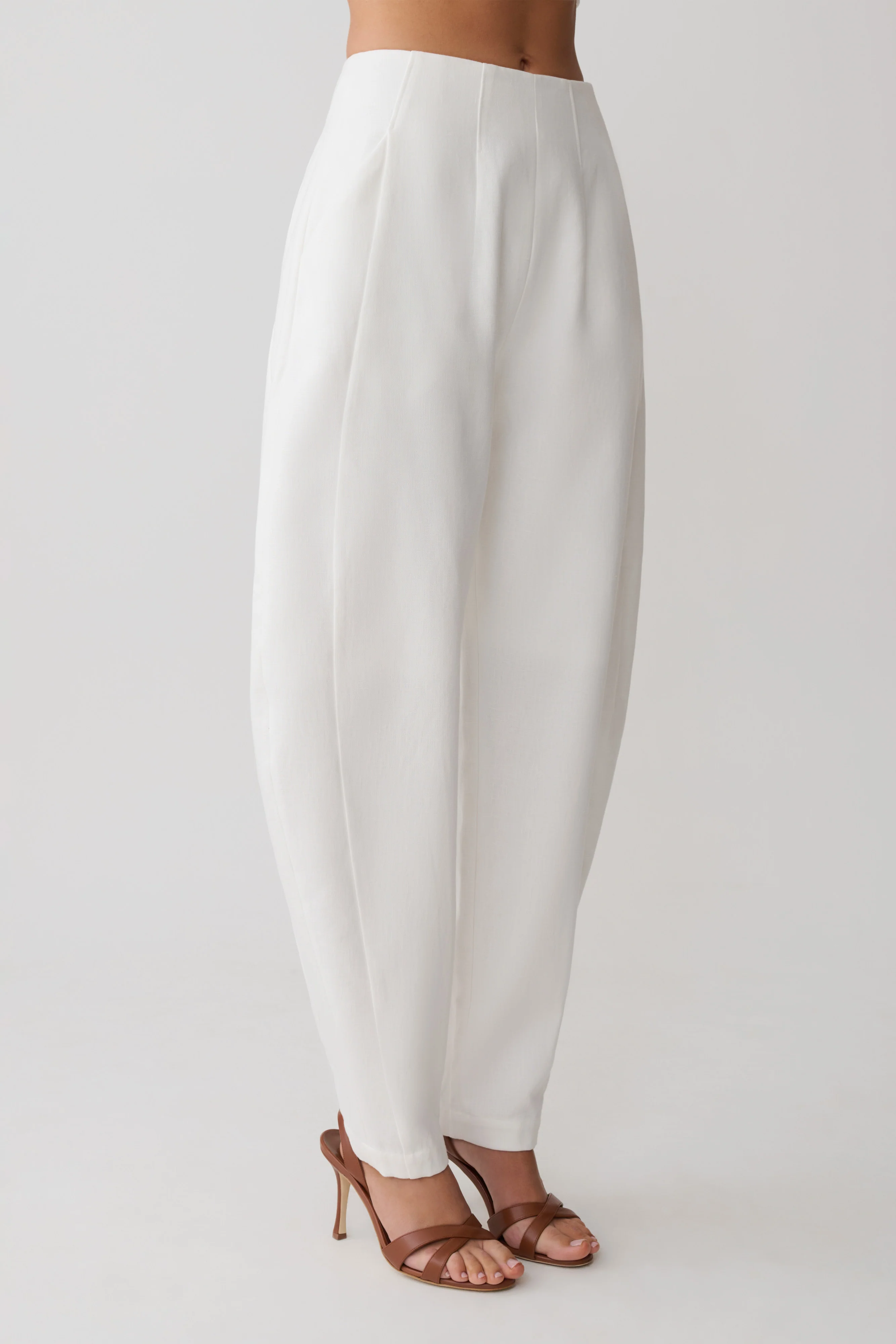 Oriana Linen Oversize Pants - White - Image 5