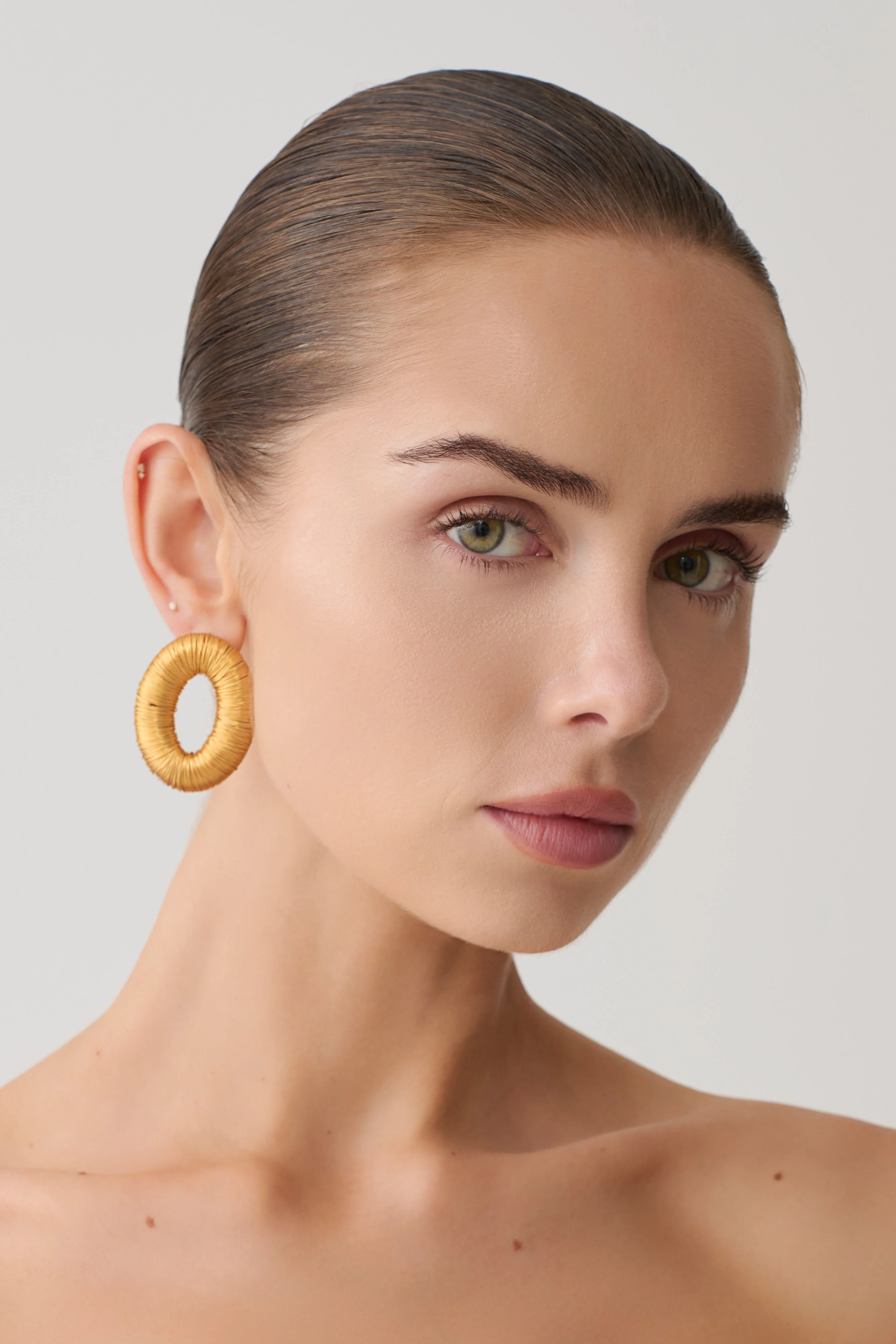 Yara Metal Wounded Stud Earring - Gold - Image 4